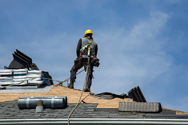 Professional Roofing technician working in Lyle, WA
